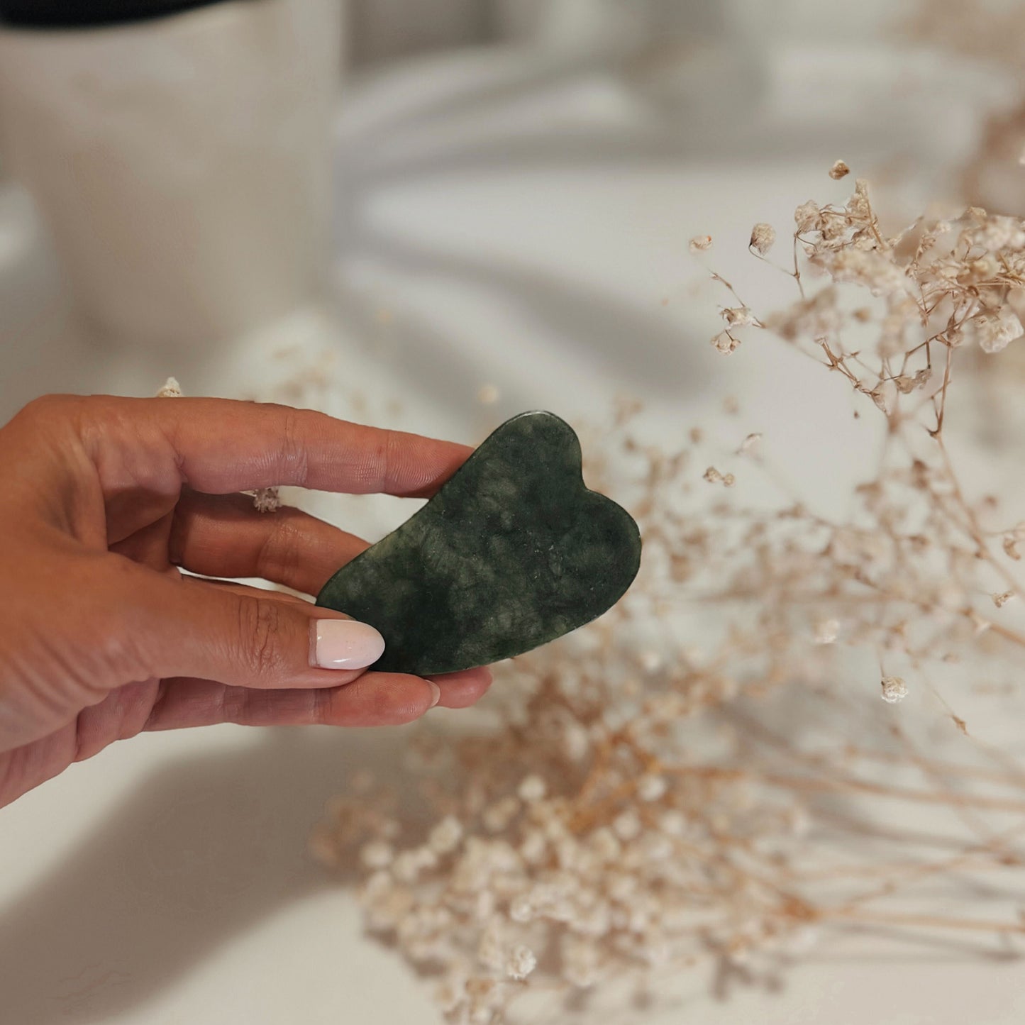 Natural Gua Sha – Sculpt, Soothe & Glow